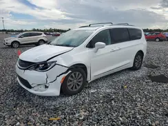 2C4RC1EG3KR706298 2019 CHRYSLER PACIFICA