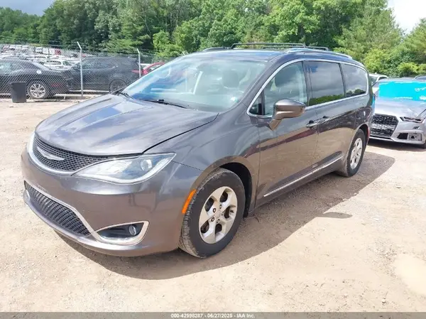 2C4RC1EG4HR511058 2017 CHRYSLER PACIFICA - Image 2