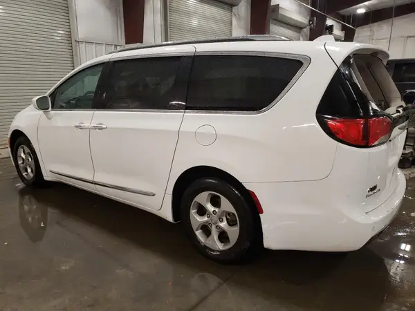 2C4RC1EG4HR514185 2017 CHRYSLER PACIFICA - Image 2