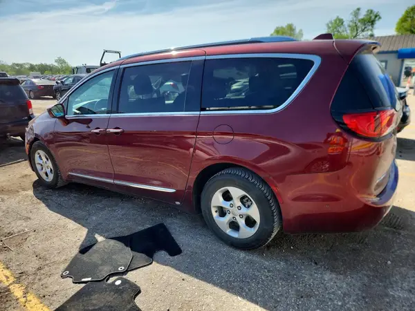 2C4RC1EG4HR518883 2017 CHRYSLER PACIFICA - Image 2