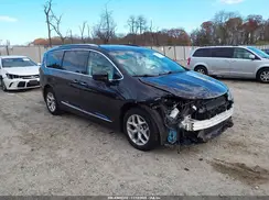 2C4RC1EG4HR525820 2017 CHRYSLER PACIFICA