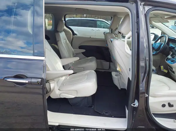 2C4RC1EG4HR525820 2017 CHRYSLER PACIFICA - Image 8