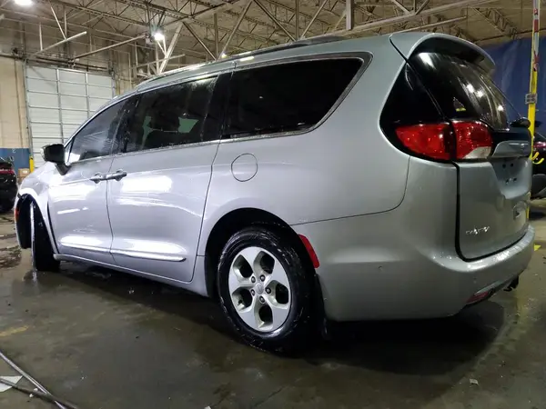 2C4RC1EG4HR529754 2017 CHRYSLER PACIFICA - Image 2