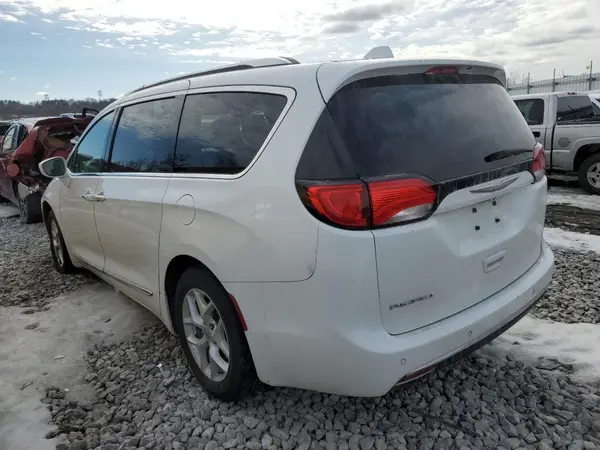 2C4RC1EG4HR530709 2017 CHRYSLER PACIFICA - Image 2