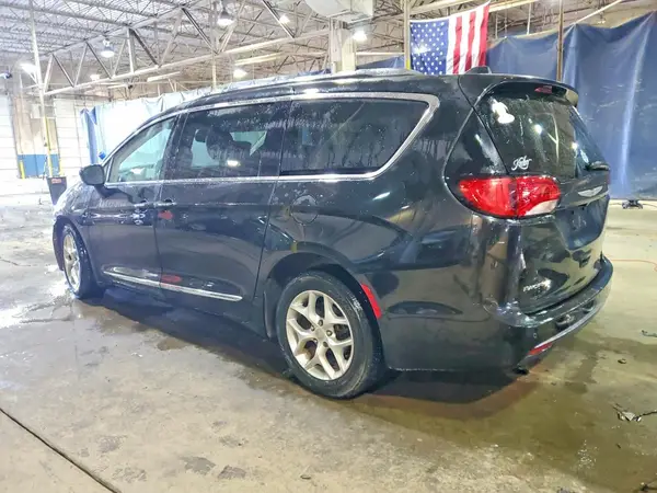 2C4RC1EG4HR531388 2017 CHRYSLER PACIFICA - Image 2