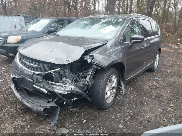 2C4RC1EG4HR533397 2017 CHRYSLER PACIFICA - Image 2