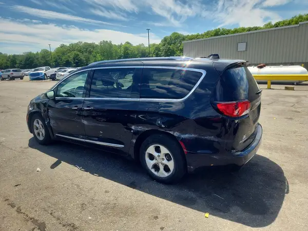 2C4RC1EG4HR577125 2017 CHRYSLER PACIFICA - Image 2