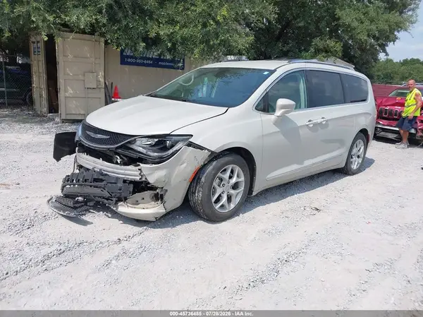 2C4RC1EG4HR585094 2017 CHRYSLER PACIFICA - Image 2