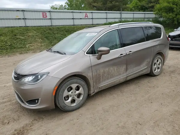 2C4RC1EG4HR599528 2017 CHRYSLER PACIFICA - Image 1