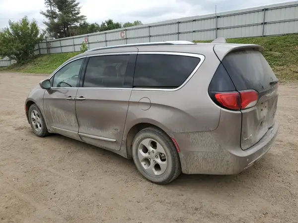2C4RC1EG4HR599528 2017 CHRYSLER PACIFICA - Image 2