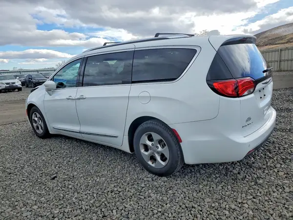 2C4RC1EG4HR608390 2017 CHRYSLER PACIFICA - Image 2