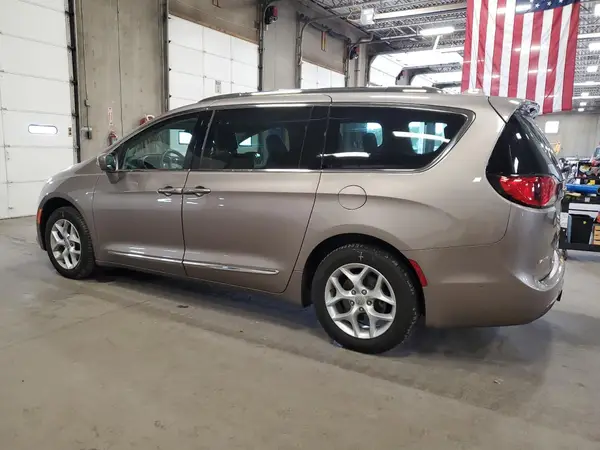 2C4RC1EG4HR608518 2017 CHRYSLER PACIFICA - Image 2