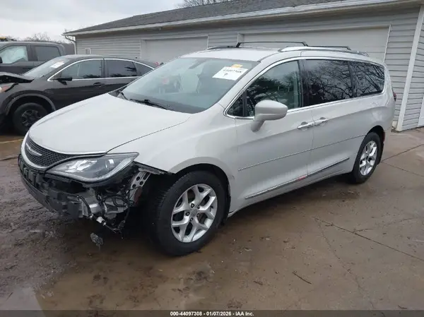 2C4RC1EG4HR622418 2017 CHRYSLER PACIFICA - Image 2