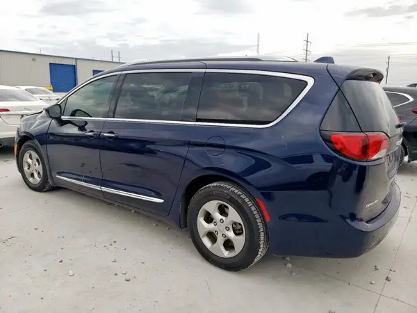 2C4RC1EG4HR628459 2017 CHRYSLER PACIFICA - Image 2