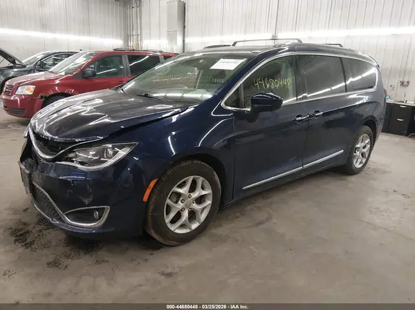 2C4RC1EG4HR647707 2017 CHRYSLER PACIFICA - Image 2