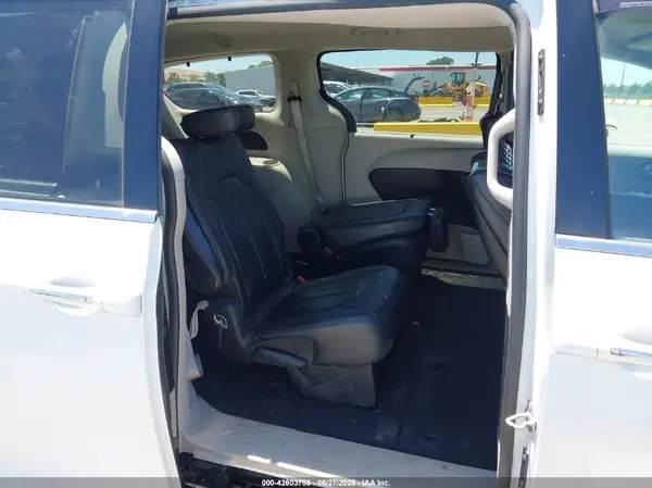 2C4RC1EG4HR647786 2017 CHRYSLER PACIFICA - Image 8