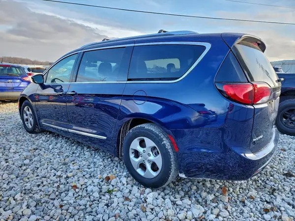 2C4RC1EG4HR647805 2017 CHRYSLER PACIFICA - Image 2