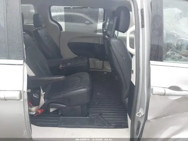 2C4RC1EG4HR652909 2017 CHRYSLER PACIFICA - Image 8