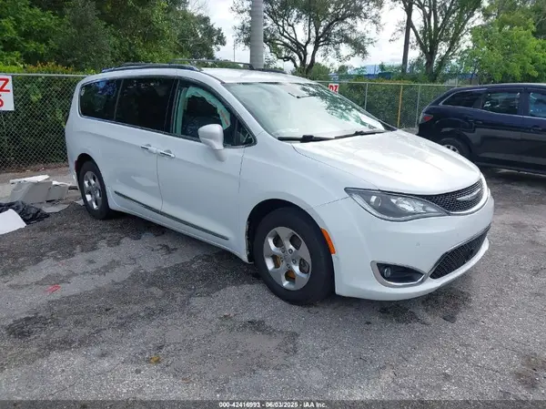 2C4RC1EG4HR652969 2017 CHRYSLER PACIFICA - Image 1