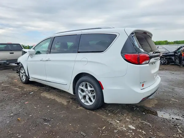 2C4RC1EG4HR653555 2017 CHRYSLER PACIFICA - Image 2