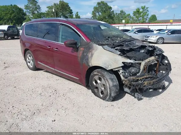 2C4RC1EG4HR653930 2017 CHRYSLER PACIFICA - Image 1