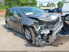 2C4RC1EG4HR657458 2017 CHRYSLER PACIFICA