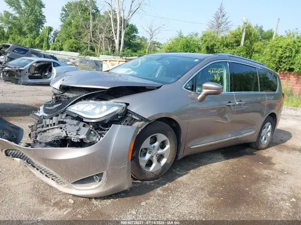 2C4RC1EG4HR657458 2017 CHRYSLER PACIFICA - Image 2