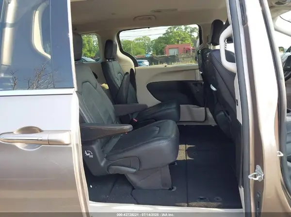2C4RC1EG4HR657458 2017 CHRYSLER PACIFICA - Image 8