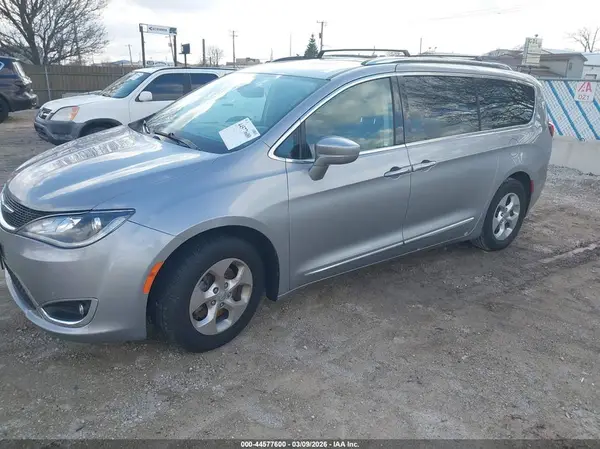 2C4RC1EG4HR669643 2017 CHRYSLER PACIFICA - Image 2