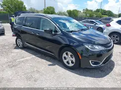2C4RC1EG4HR683896 2017 CHRYSLER PACIFICA