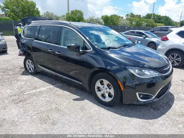 2C4RC1EG4HR683896 2017 CHRYSLER PACIFICA - Image 1