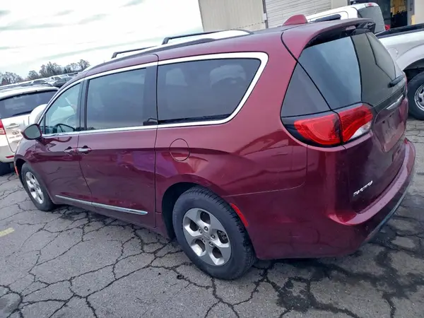 2C4RC1EG4HR684465 2017 CHRYSLER PACIFICA - Image 2