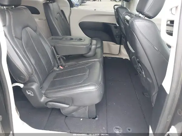 2C4RC1EG4HR712443 2017 CHRYSLER PACIFICA - Image 8