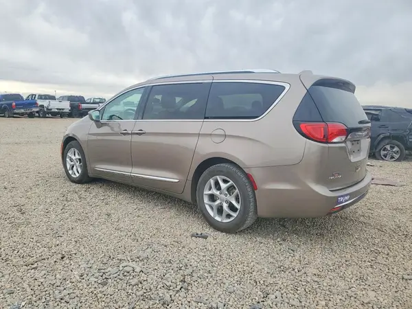 2C4RC1EG4HR713396 2017 CHRYSLER PACIFICA - Image 2