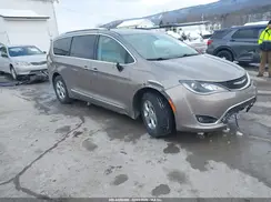 2C4RC1EG4HR722261 2017 CHRYSLER PACIFICA