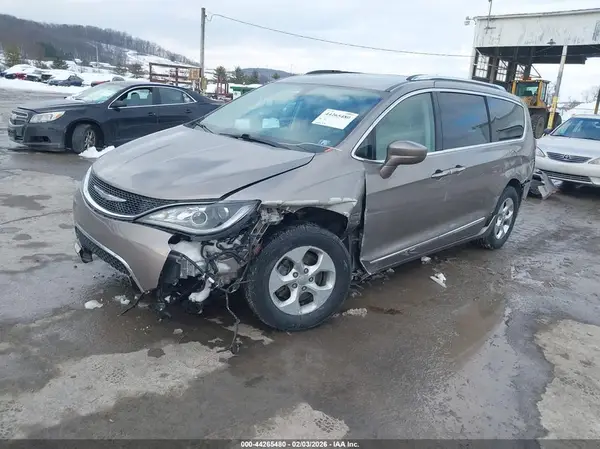 2C4RC1EG4HR722261 2017 CHRYSLER PACIFICA - Image 2