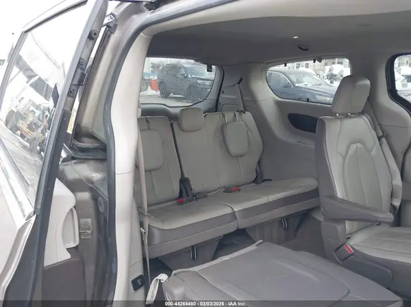 2C4RC1EG4HR722261 2017 CHRYSLER PACIFICA - Image 8