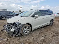 2C4RC1EG4HR727332 2017 CHRYSLER PACIFICA