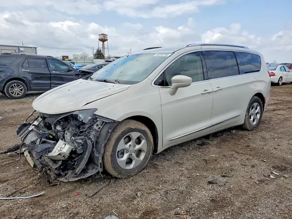 2C4RC1EG4HR727332 2017 CHRYSLER PACIFICA - Image 1