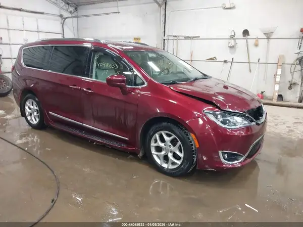 2C4RC1EG4HR743935 2017 CHRYSLER PACIFICA - Image 1