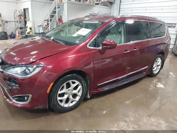 2C4RC1EG4HR743935 2017 CHRYSLER PACIFICA - Image 2