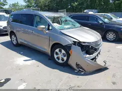 2C4RC1EG4HR771136 2017 CHRYSLER PACIFICA