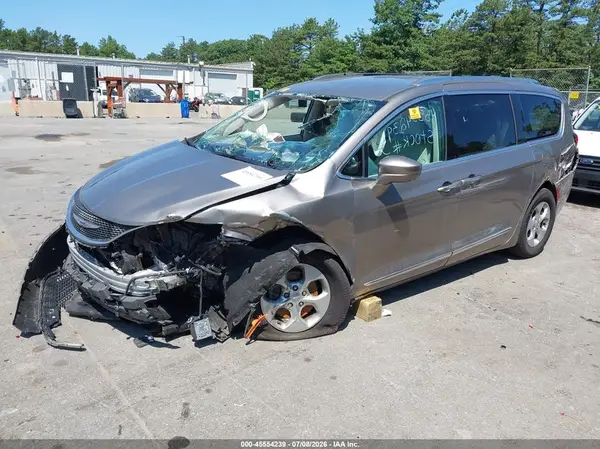 2C4RC1EG4HR771136 2017 CHRYSLER PACIFICA - Image 2