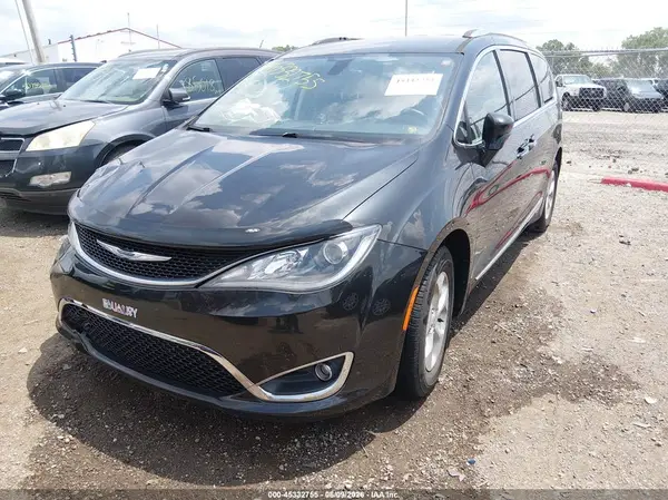 2C4RC1EG4HR778510 2017 CHRYSLER PACIFICA - Image 2