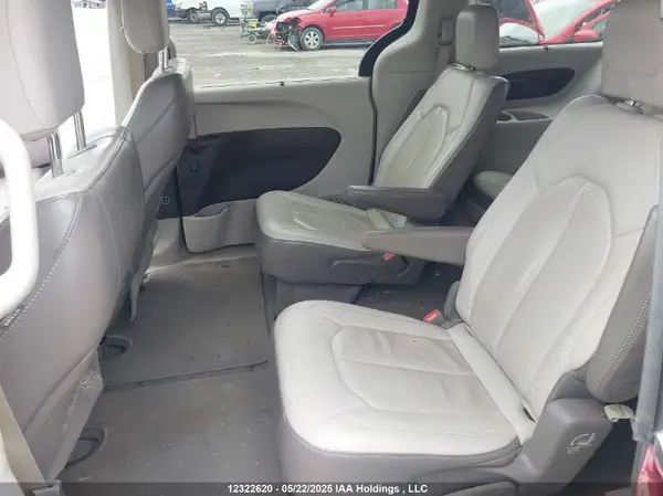 2C4RC1EG4HR779883 2017 CHRYSLER PACIFICA - Image 8