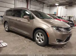 2C4RC1EG4HR797073 2017 CHRYSLER PACIFICA