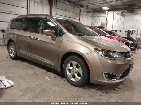 2C4RC1EG4HR797073 2017 CHRYSLER PACIFICA - Image 1