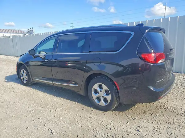 2C4RC1EG4HR817029 2017 CHRYSLER PACIFICA - Image 2