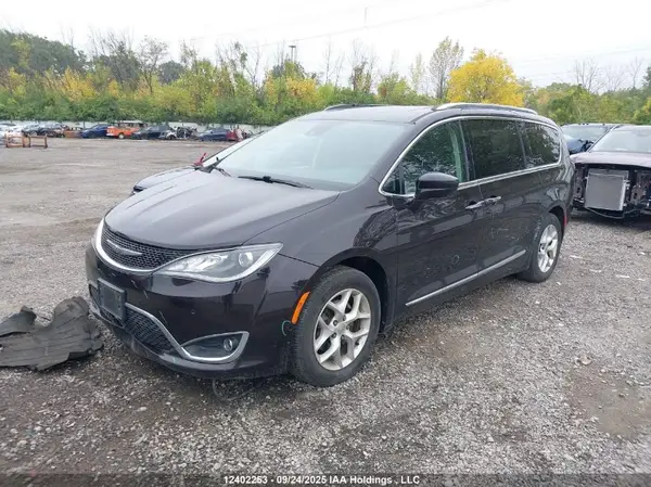 2C4RC1EG4HR831965 2017 CHRYSLER PACIFICA - Image 2