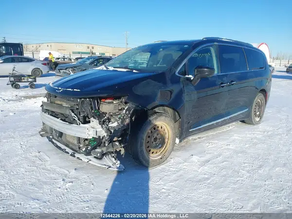 2C4RC1EG4HR840164 2017 CHRYSLER PACIFICA - Image 2